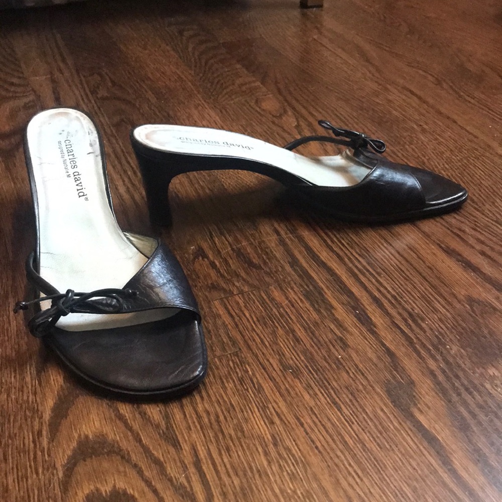 Charles David size 10 open-toed black sandals
